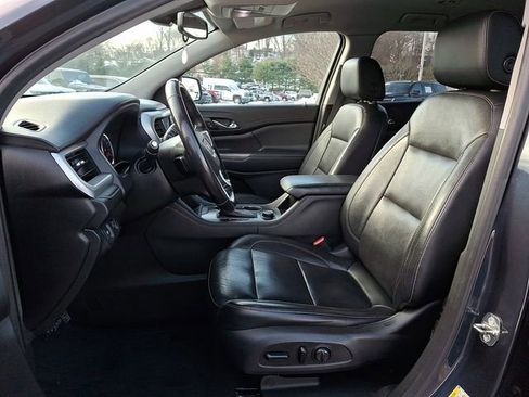 Used 2019 GMC Acadia SLT image 16