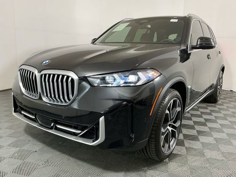 Certified 2025 BMW X5 xDrive40i w/ Climate Comfort Package image 2