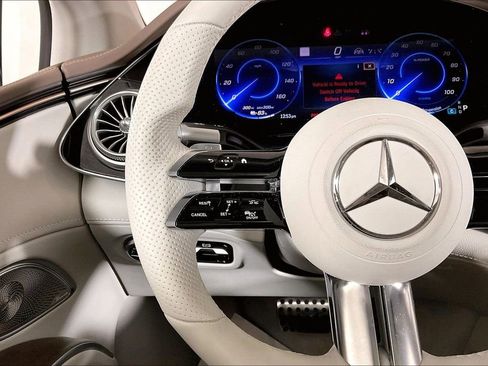 Used 2022 Mercedes-Benz EQS 580 4MATIC Sedan image 17