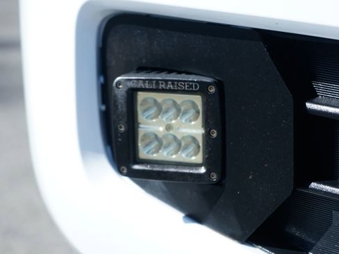 Used 2018 Toyota Tacoma TRD Off-Road w/ Technology Package image 46