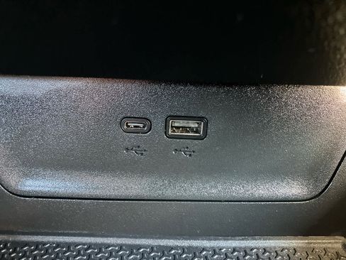 Certified 2025 Chevrolet Equinox LT image 30