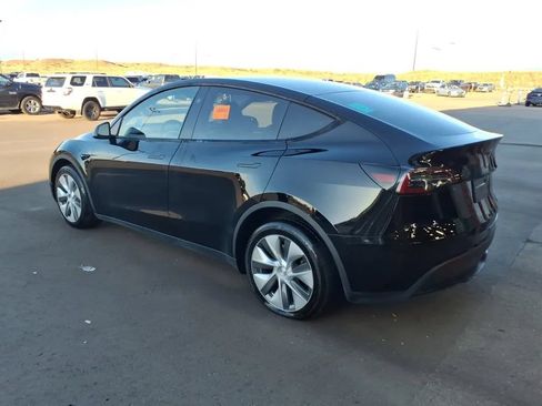 Used 2023 Tesla Model Y Long Range AWD/4WD image 3