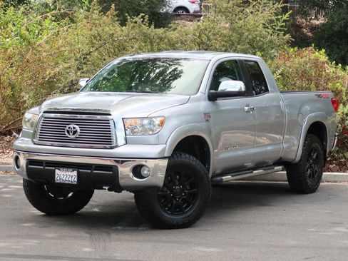 Used 2012 Toyota Tundra 4x4 Double Cab w/ Tow Pkg image 3