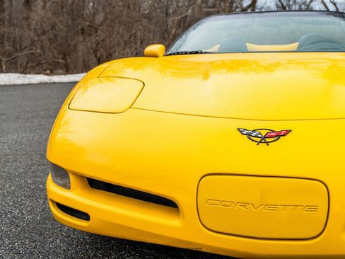 Used 2001 Chevrolet Corvette Convertible w/ Preferred Equipment Group2 image 64