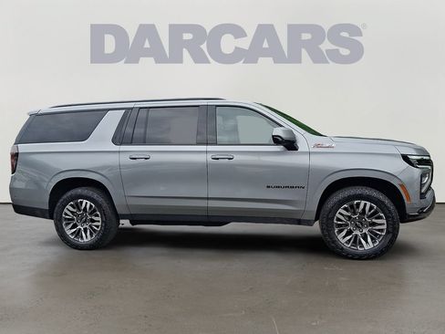 Used 2025 Chevrolet Suburban Z71 AWD/4WD image 7
