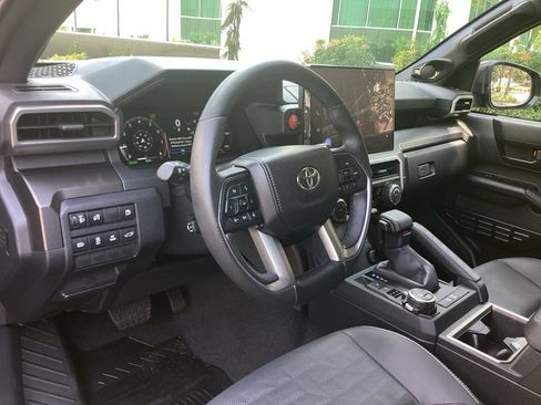 Certified 2026 Toyota 4Runner TRD Off-Road Premium AWD/4WD image 14