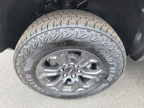 New 2025 GMC Canyon Elevation w/ Convenience Package image 15