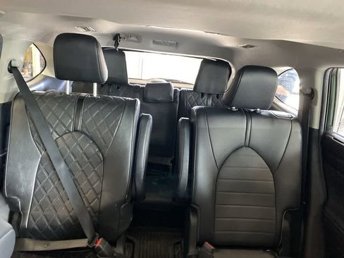 Used 2023 Toyota Highlander XLE AWD/4WD image 14