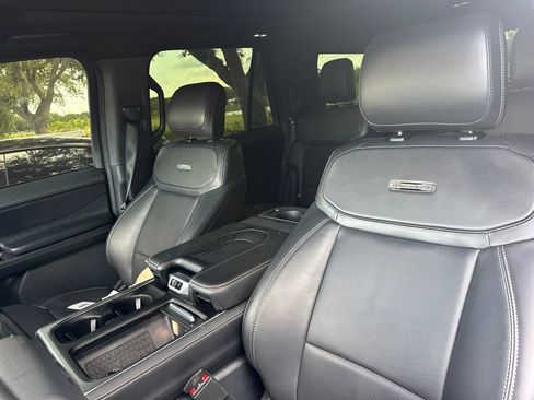 Used 2025 Ford Expedition Platinum w/ Stealth Appearance Package AWD/4WD image 8