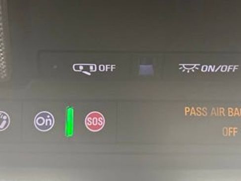 Used 2023 Chevrolet Traverse LT FWD image 36