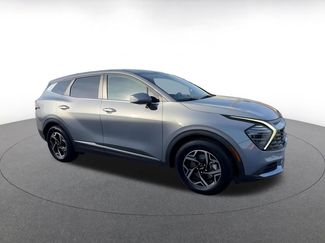 Used 2025 Kia Sportage LX video 2