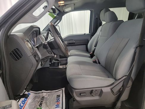 Used 2011 Ford F250 XLT w/ XLT Premium Pkg AWD/4WD image 31