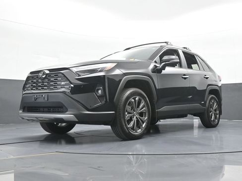 Used 2025 Toyota RAV4 Limited w/ Advanced Technology Package AWD/4WD image 53
