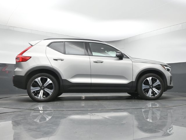 Used 2023 Volvo XC40 Recharge Plus AWD/4WD image 17