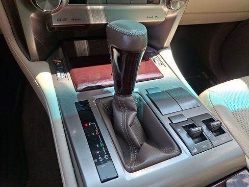 Used 2018 Lexus GX 460 Premium w/ Premium Package AWD/4WD image 16