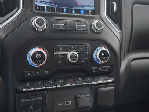 Used 2023 GMC Sierra 2500 AT4 w/ AT4 Preferred Package AWD/4WD image 24