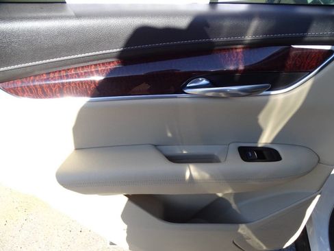 Used 2017 Cadillac XT5 Luxury image 37