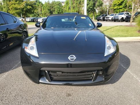 Used 2011 Nissan 370Z Touring w/ Sport Pkg RWD image 4