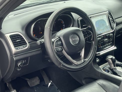 Used 2020 Jeep Grand Cherokee Limited AWD/4WD image 14