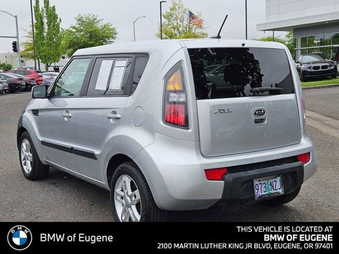 Used 2011 Kia Soul + FWD image 5