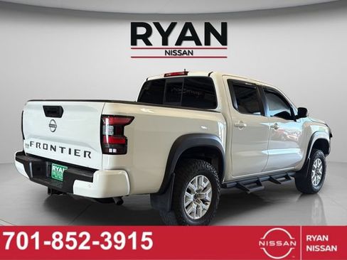 Certified 2022 Nissan Frontier SV AWD/4WD image 16