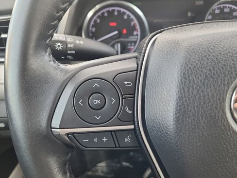 Used 2019 Toyota Camry XLE w/ Carpet Mat Package image 26