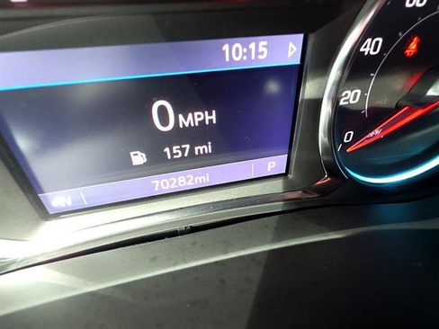 Used 2022 Chevrolet Traverse LT image 24