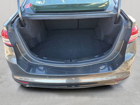 Used 2017 Ford Fusion SE w/ Fusion SE Technology Package image 15