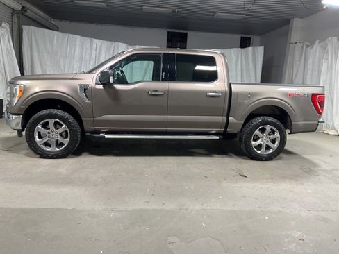 Used 2022 Ford F150 XLT w/ Equipment Group 302A High AWD/4WD image 4