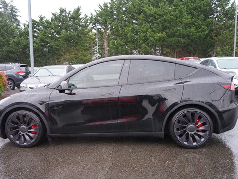 Used 2021 Tesla Model Y Performance AWD/4WD image 2