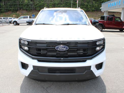 Used 2025 Ford Expedition Active AWD/4WD image 8