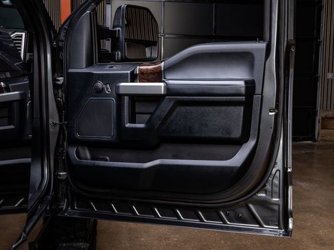 Used 2017 Ford F350 Platinum w/ Platinum Ultimate Package image 37