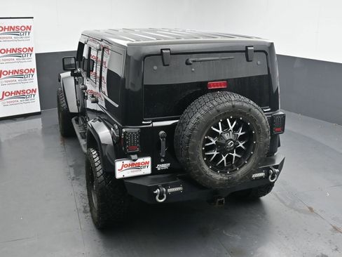 Used 2013 Jeep Wrangler Unlimited Sahara w/ Connectivity Group AWD/4WD image 25