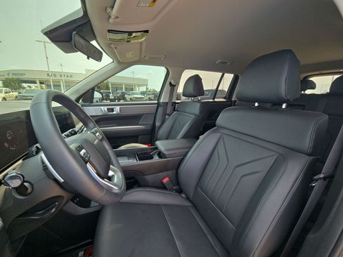 Used 2026 Hyundai Santa Fe SEL FWD image 16