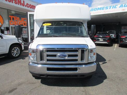 Used 2017 Ford E-350 and Econoline 350 Super Duty w/ Shuttle Bus Prep Package RWD image 17