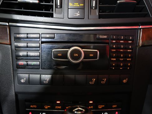 Used 2012 Mercedes-Benz E 350 Cabriolet w/ Premium 1 Launch Pkg image 21