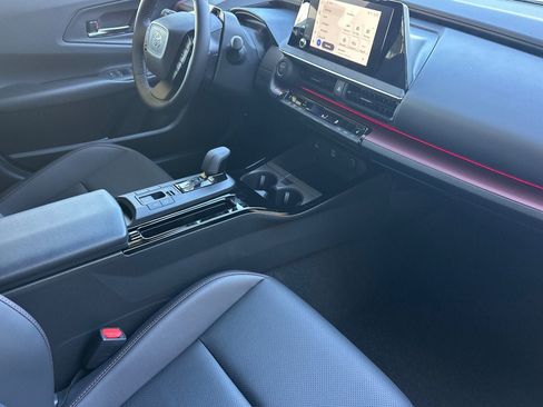 New 2026 Toyota Prius Plug-In Hybrid FWD image 17