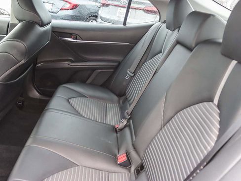 Used 2021 Toyota Camry SE image 17