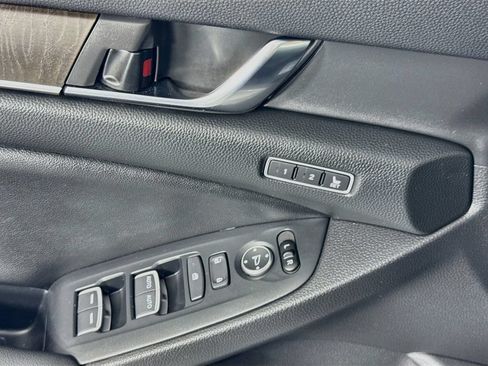 Used 2020 Honda Accord Touring image 21