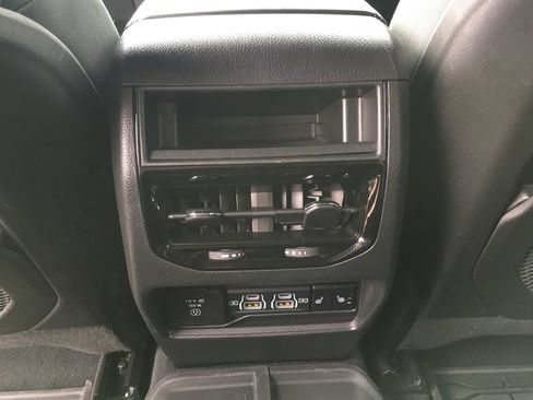 Used 2024 Jeep Grand Cherokee Trailhawk AWD/4WD image 25