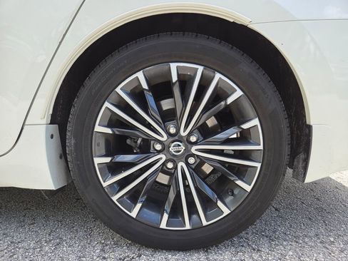Used 2019 Nissan Maxima 3.5 SL w/ Floor Mat Group FWD image 15