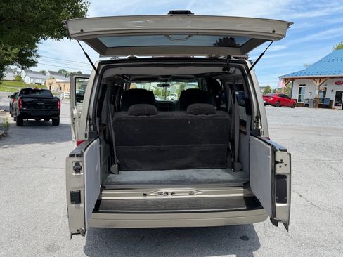 Used 2003 Chevrolet Astro RWD image 17