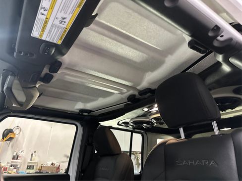 Used 2019 Jeep Wrangler Unlimited Sahara image 22