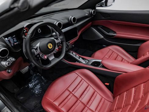 Used 2019 Ferrari Portofino image 53
