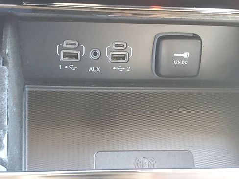 Used 2022 Jeep Grand Cherokee Limited w/ Luxury Tech Group II image 32