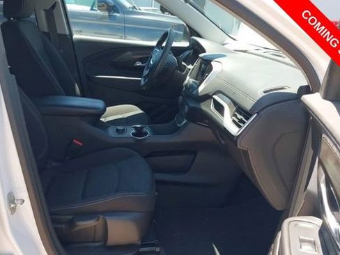 Used 2022 GMC Terrain SLE AWD/4WD image 5