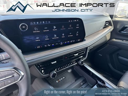 Used 2025 Chevrolet Suburban High Country w/ Sun And Tow Package AWD/4WD image 23