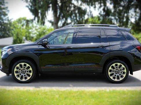 Used 2025 Honda Passport Black Edition image 8