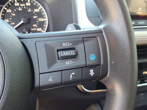 Used 2024 Nissan Rogue SV FWD image 24