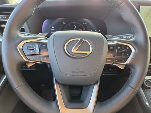 Used 2025 Lexus GX 550 w/ Accessory Package (31) AWD/4WD image 35